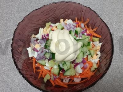 Salotos su rūkytomis vištienos krūtinėlėmis ir korėjietiška morkų salotomis Žingsnis 6