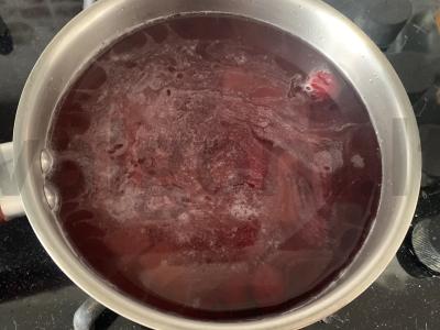 Šaltas arbata su vyšniomis ir cukranendrių cukrumi Žingsnis 2