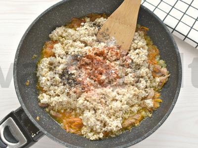 Perlinė košė su troškinta mėsa keptuvėje Žingsnis 5