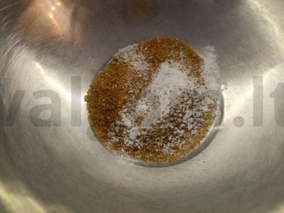 Purūs blynai su aviečių sirupu Žingsnis 1