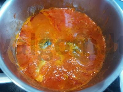 Skumbrė pomidorų padaže Žingsnis 7