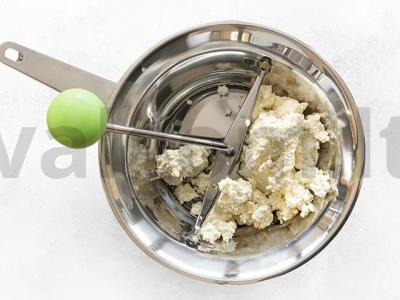 Sūrio blynai su aguonomis Žingsnis 1