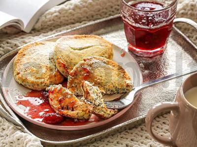 Sūrio blynai su aguonomis pagrindine nuotrauka