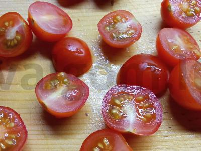 Brokolių apkepas su vyšniniais pomidorais ir sūriu Žingsnis 6