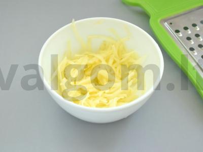 Varškės sūreliai su obuoliu Žingsnis 4