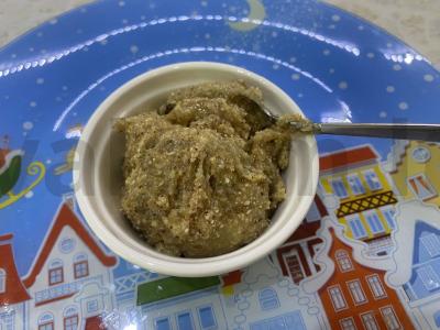 Riešutų pasta su medumi pagrindine nuotrauka