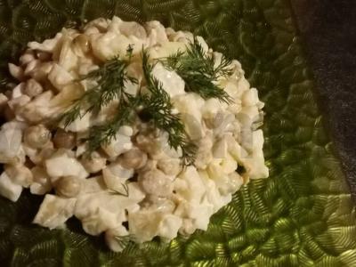 Salotas „Greitasis“ su bulvėmis ir svogūnais pagrindine nuotrauka