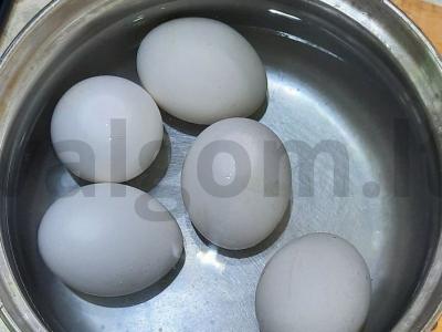 Švelnus salotas su mėsa ir kiaušiniu Žingsnis 1