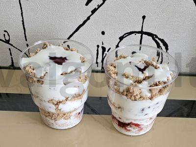 Desertas su aviečių uogiene pagrindine nuotrauka