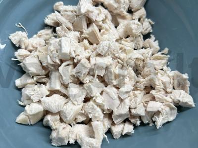 Baltymų salotas su vištiena, sūriu ir ananasais Žingsnis 1