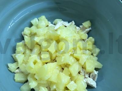 Baltymų salotas su vištiena, sūriu ir ananasais Žingsnis 3