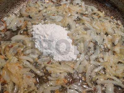 Skani vištienos šlaunelės filė grietinėlės padaže Žingsnis 6