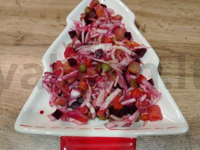 Vinegretas su šviežia kopūstu pagrindine nuotrauka