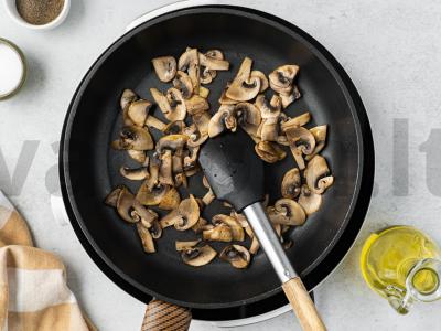 Vegetariškas sriuba su makaronais ir grybais Žingsnis 4