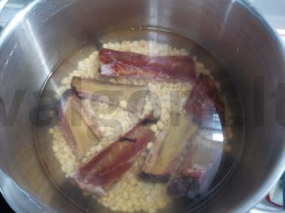 Žirnių sriuba su rūkyta mėsa Žingsnis 2