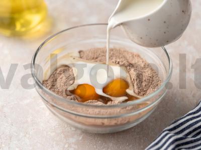 Šokoladiniai blynai su kakavos milteliais Žingsnis 2