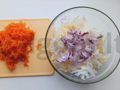 Ropės, morkos ir daikono salotos Žingsnis 2