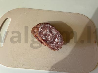 Uždaryta pica su rūkytomis dešromis ir sūriu Žingsnis 1