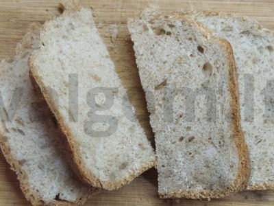 Duona su sėlenomis pagrindine nuotrauka