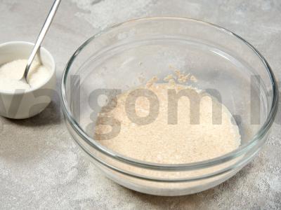 Pyragas su ryžiais ir žuvies konservais Žingsnis 2