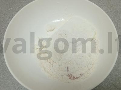 Sūrio blynai su karamele ir graikiniais riešutais Žingsnis 3