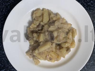 Bulvės su miško grybais keptuvėje pagrindine nuotrauka