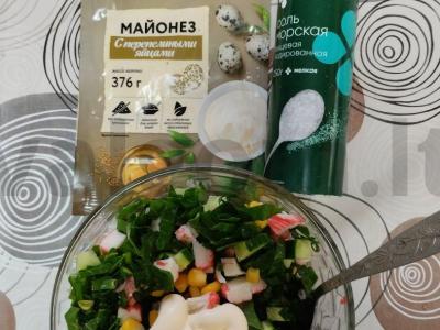 Salotas su mangoldu, saldžiąja kukurūza ir krabų mėsa Žingsnis 5