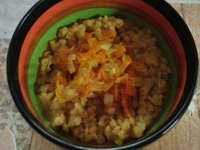 Lęšiai su morkomis ir svogūnais pagrindine nuotrauka