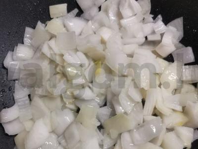 Briuselio kopūstai, troškinti grietinėje su daržovėmis Žingsnis 2