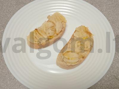 Brusketa su keptu česnaku ir vištienos juostelėmis Žingsnis 3