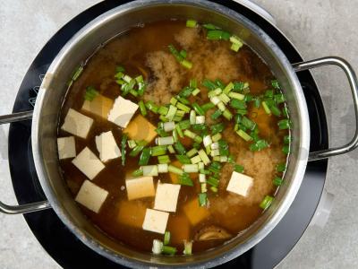 Miso sriuba su tofu sūriu ir šitake grybais Žingsnis 4