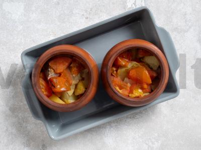 Kiauliena su daržovėmis puoduose Žingsnis 10