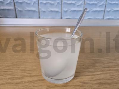 Blynai ant kefyro su soda ir augaliniu aliejumi Žingsnis 4