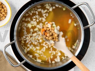 Sriuba su konservuotu avinžirniu Žingsnis 3