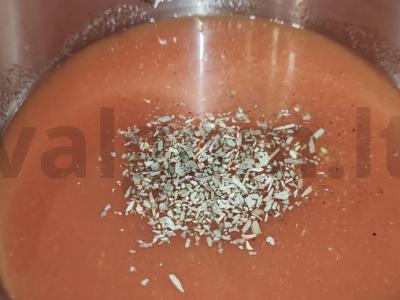 Vištienos blauzdelės pomidorų padaže Žingsnis 4