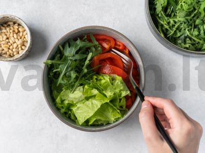 Salotas su stracciatella ir keptais saldžiaisiais pipirais Žingsnis 4