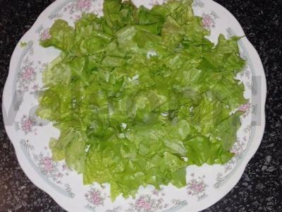 Salotas su langustinomis ir vyšniniais pomidorais Žingsnis 1