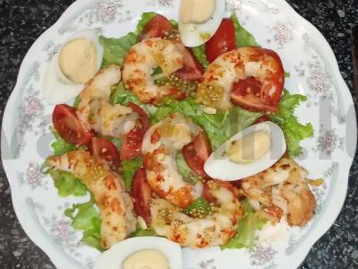 Salotas su langustinomis ir vyšniniais pomidorais Žingsnis 4