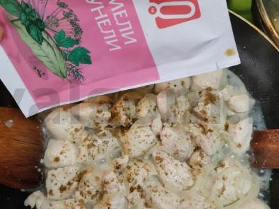 Vištienos mėsa grietinėje su kmynais Žingsnis 4