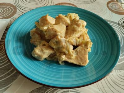 Vištienos mėsa grietinėje su kmynais pagrindine nuotrauka