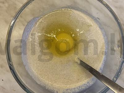 Kvinoos blyneliai su varškės sluoksniu Žingsnis 3