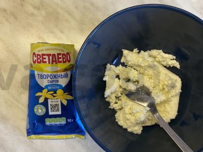 Kvinoos blyneliai su varškės sluoksniu Žingsnis 5