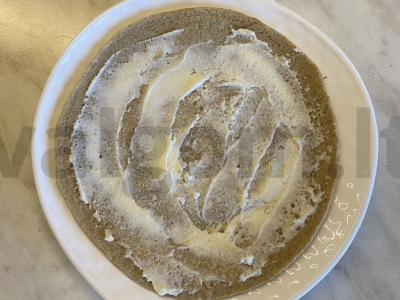 Kvinoos blyneliai su varškės sluoksniu Žingsnis 6