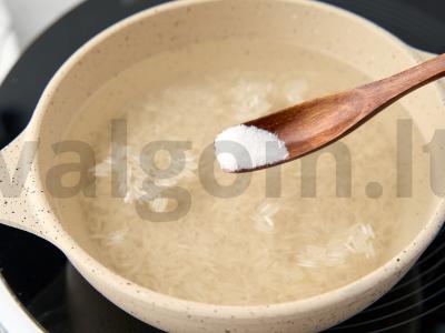 Salotos su ryžiais ir daržovėmis Žingsnis 1