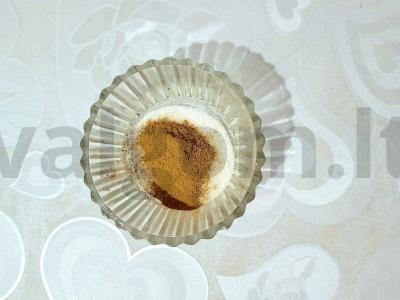 Švelnūs cinamoniniai bandelės iš sluoksniuoto tešlos Žingsnis 2