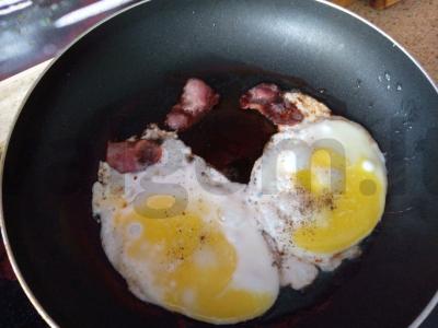 Kiaušinienė su bekonu ir sūriu „Sotūs“ Žingsnis 2