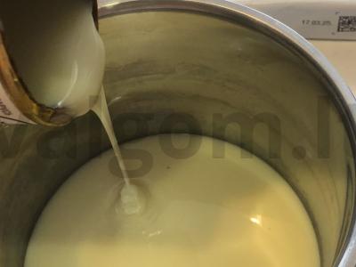 Vaflinis tortas su kondensuotu pienu Žingsnis 1