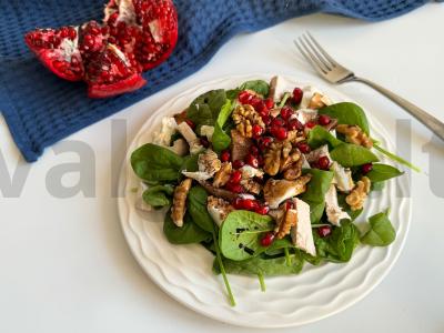 Vištienos ir granato salotos pagrindine nuotrauka