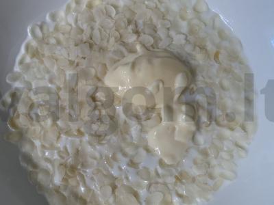 Ryžių dribsnių ir juodųjų serbentų smoothie Žingsnis 1