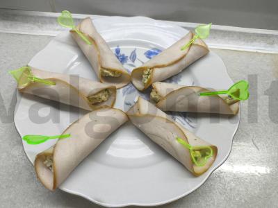 Užkandžių ritinėliai su kiaušiniu, sūriu ir česnaku Žingsnis 6